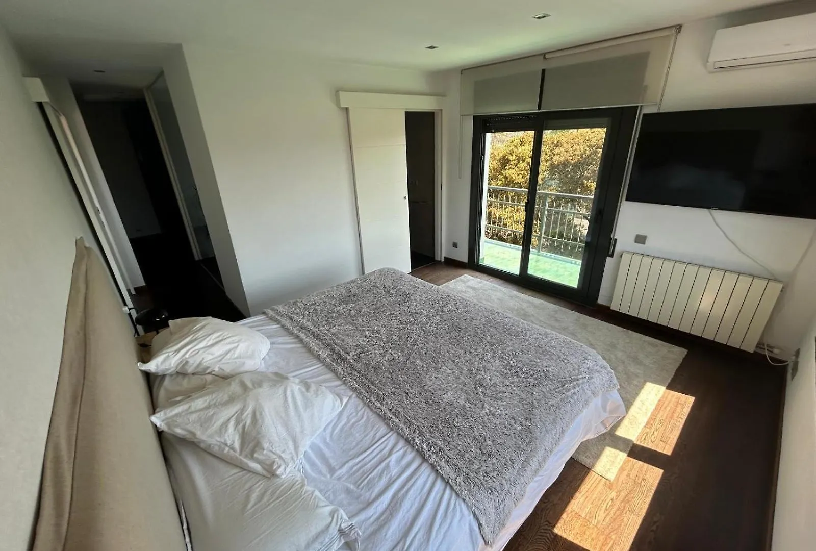 Villa Burriac With Private Pool, Costa Maresme, 20 Minutes From Barcelona كابرايلس