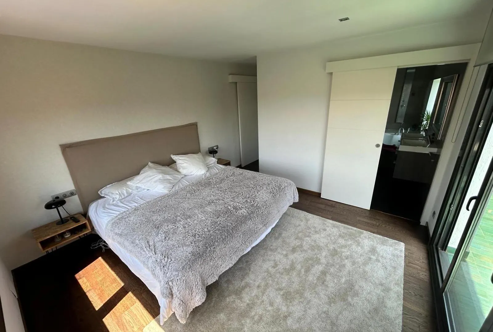 Villa Burriac With Private Pool, Costa Maresme, 20 Minutes From Barcelona كابرايلس