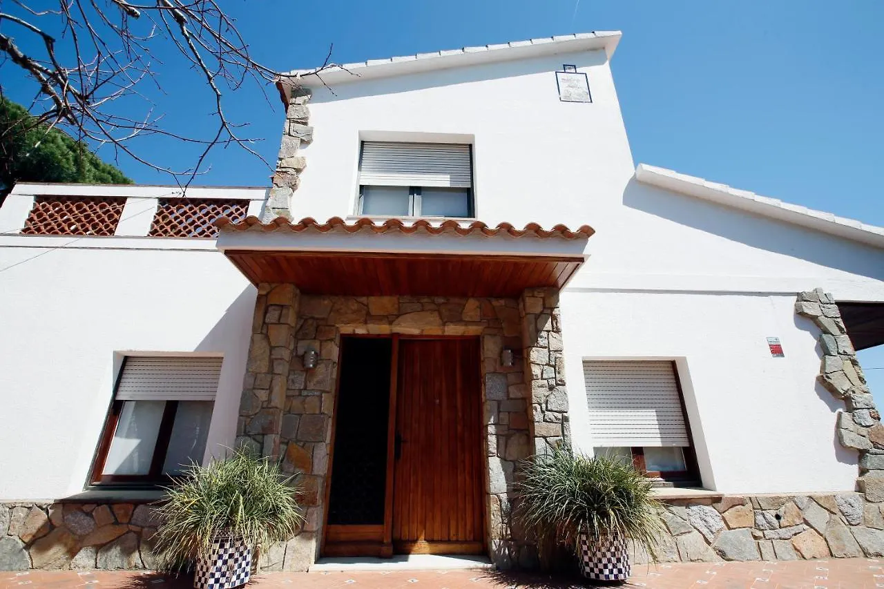 Villa Burriac With Private Pool, Costa Maresme, 20 Minutes From Barcelona كابرايلس